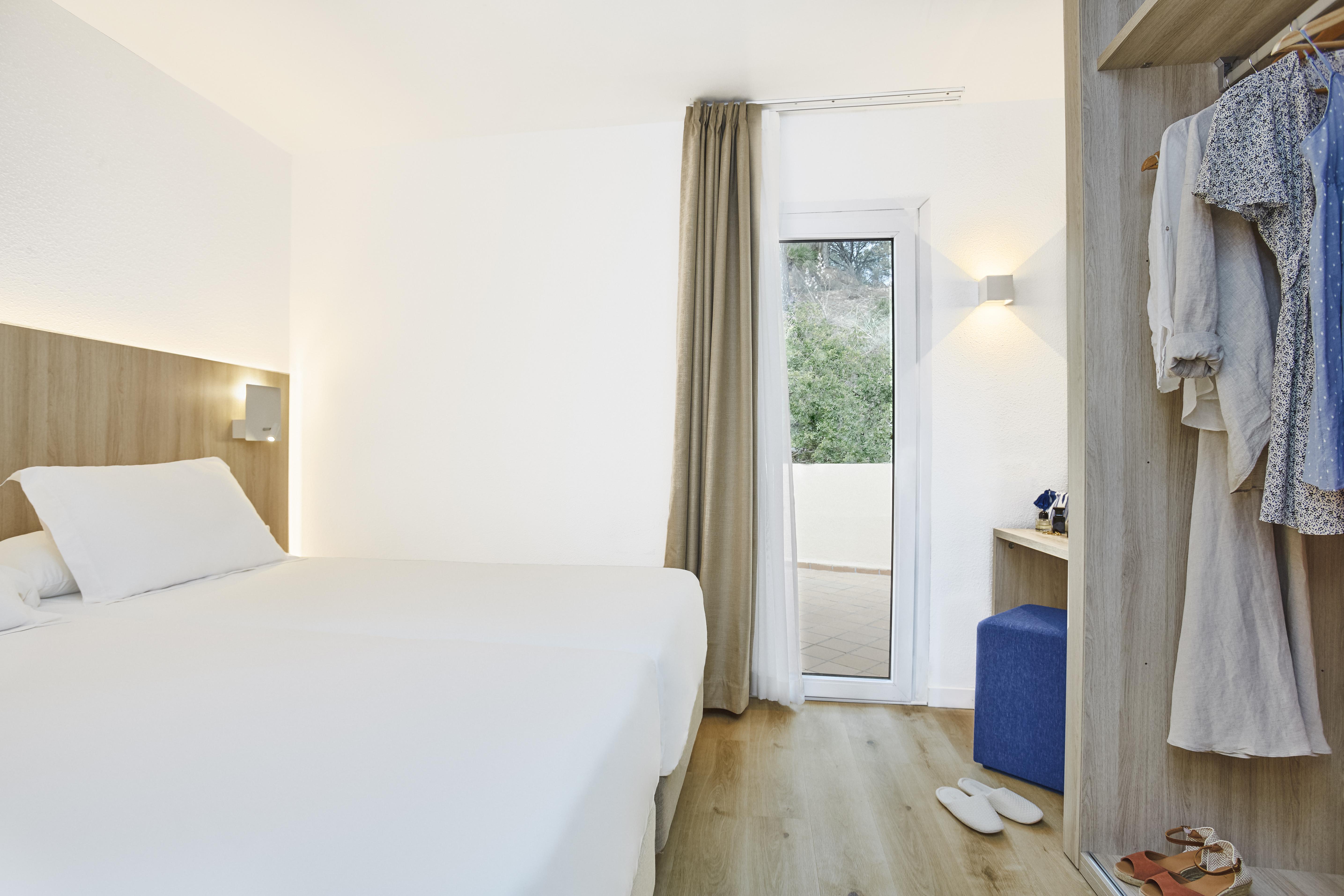 Universal Aparthotel Don Camilo Sant Elm Esterno foto