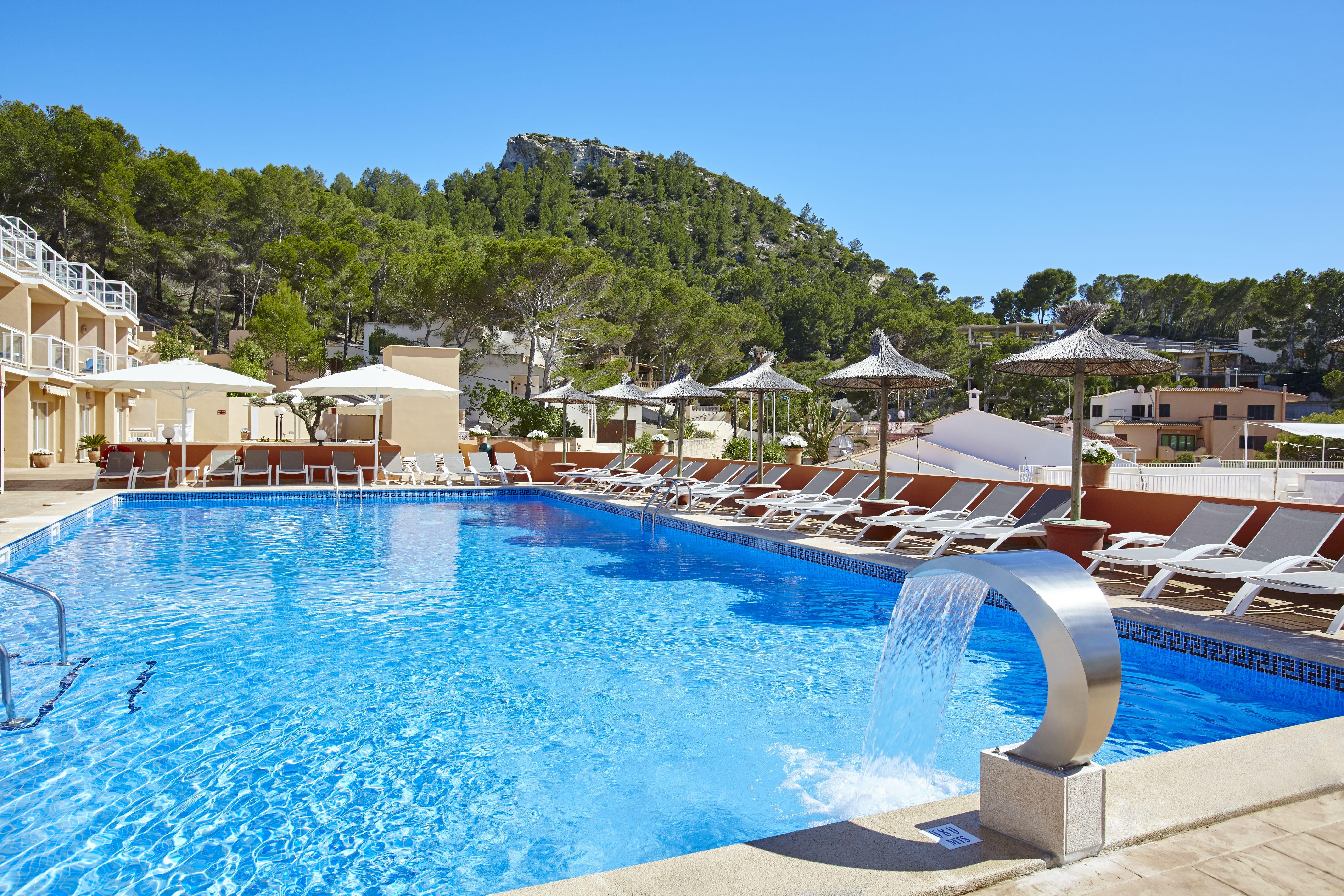 Universal Aparthotel Don Camilo Sant Elm Esterno foto